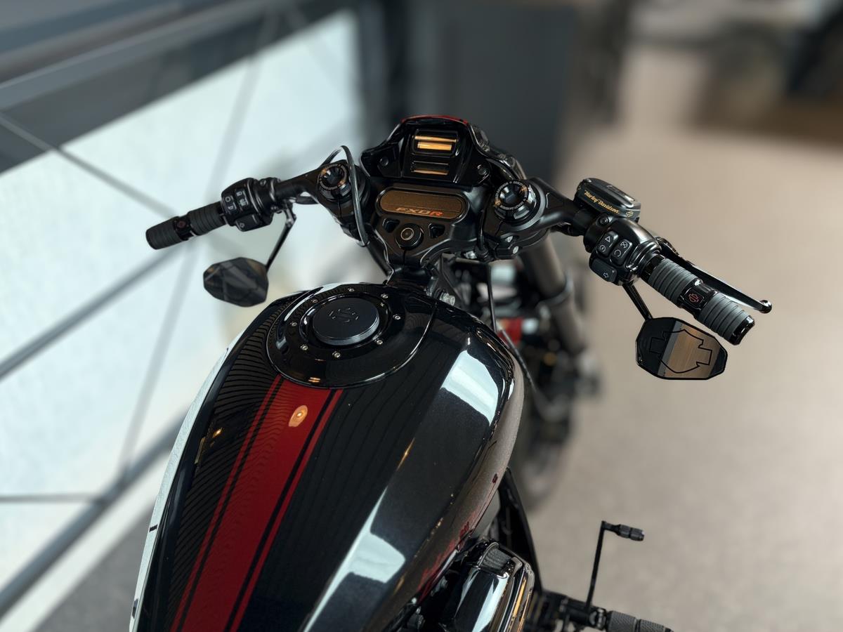 FXDR Softail 114 IM KUNDENAUFTRAG