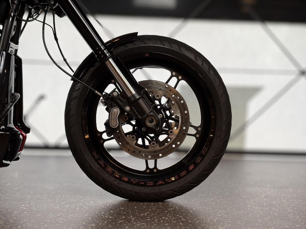FXDR Softail 114 IM KUNDENAUFTRAG