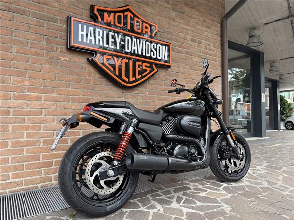Harley-Davidson Street Rod 750