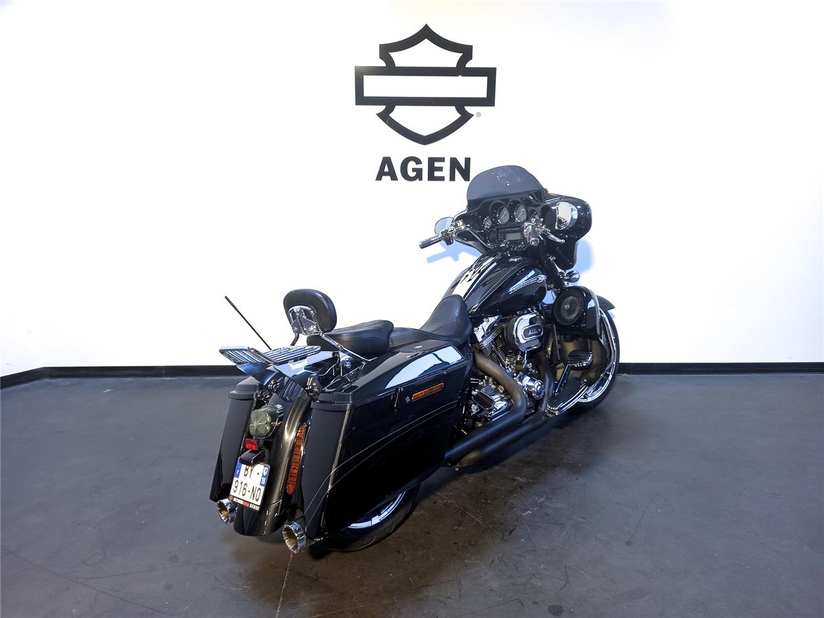2011 HARLEY-DAVIDSON STREET GLIDE CVO