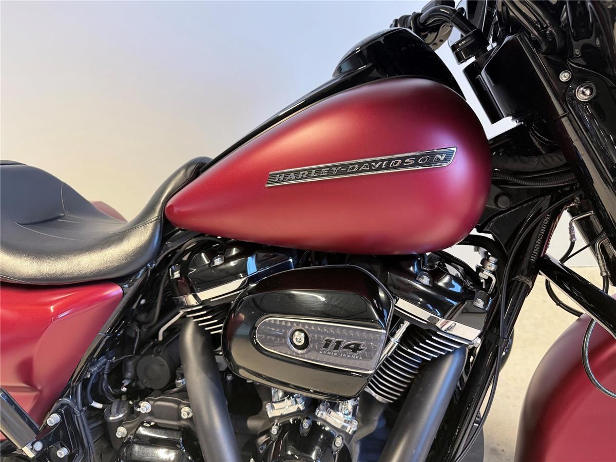 2018 harley-davidson FLHXS Street Glide Special 114