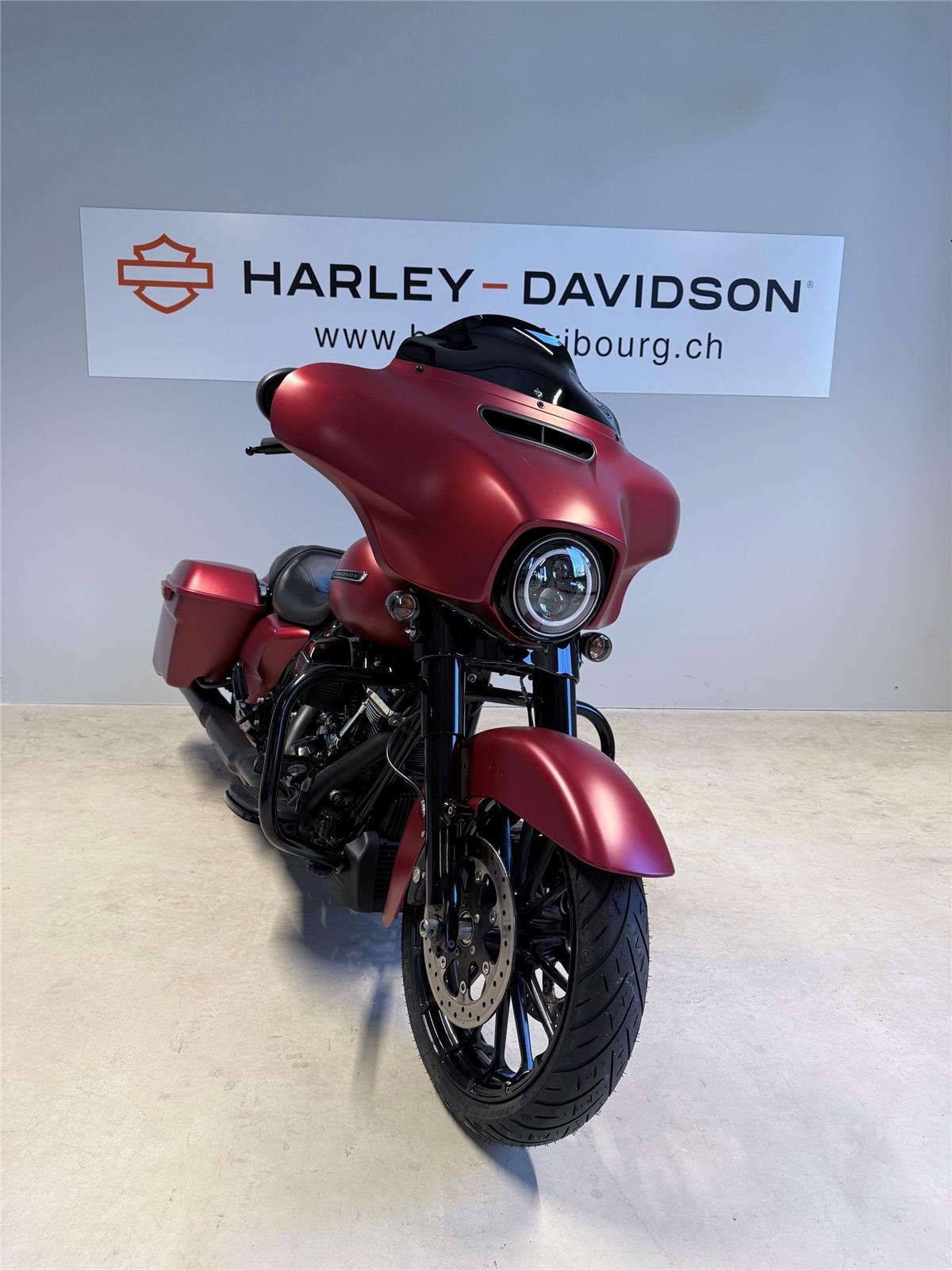 2018 harley-davidson FLHXS Street Glide Special 114