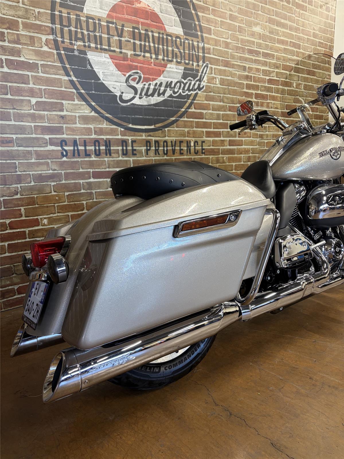2018 HARLEY-DAVIDSON ROAD KING