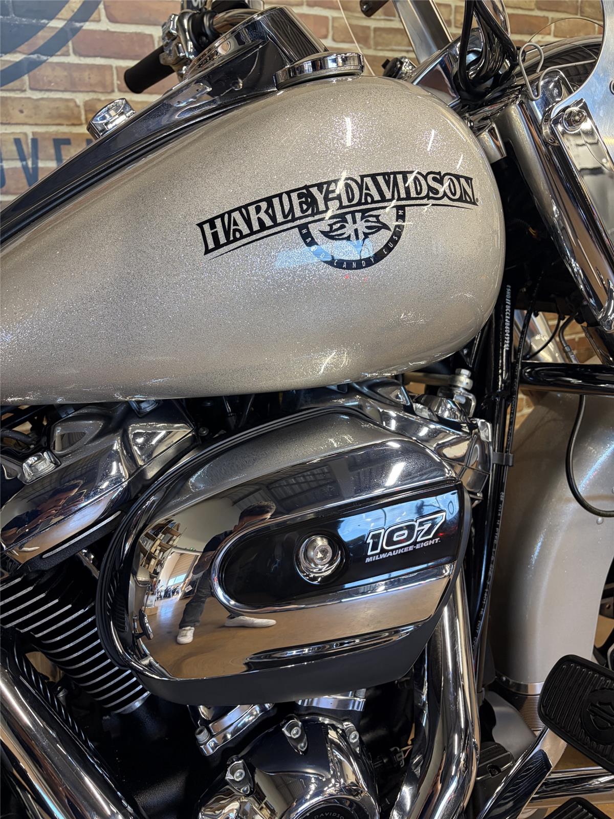2018 HARLEY-DAVIDSON ROAD KING