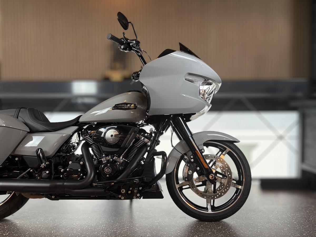 FLTRX Road Glide 117  | JEKILL & HYDE | 9.595 KM