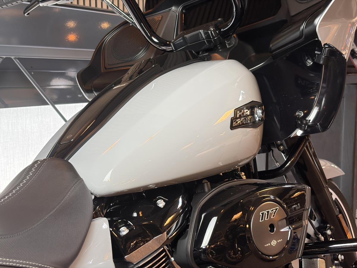 FLTRX Road Glide 117  | JEKILL & HYDE | 9.595 KM