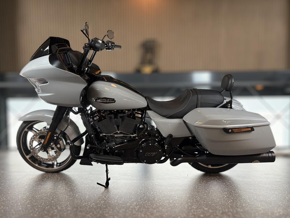 FLTRX Road Glide 117  | JEKILL & HYDE | 9.595 KM