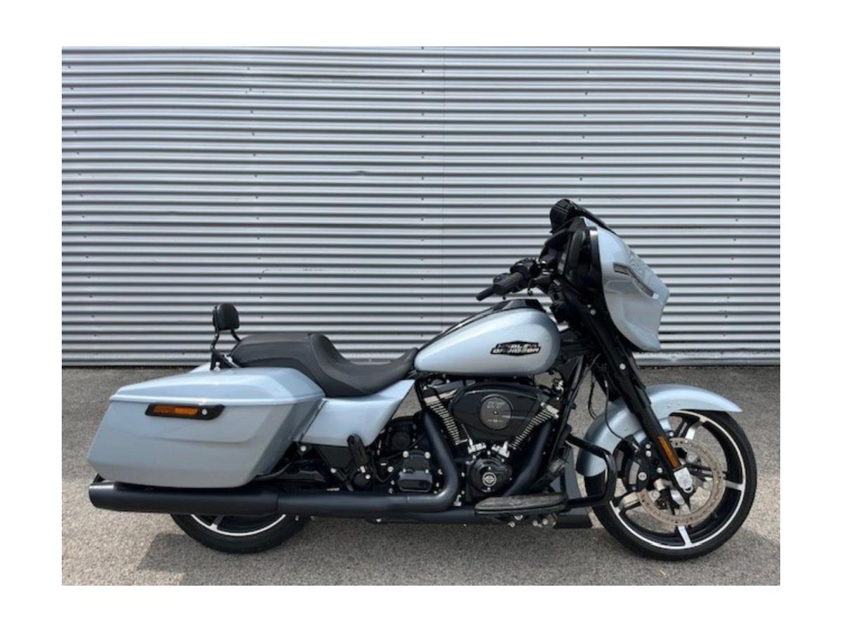 2025 Harley-Davidson Street Glide FLHX