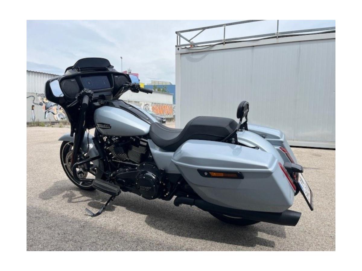 2025 Harley-Davidson Street Glide FLHX