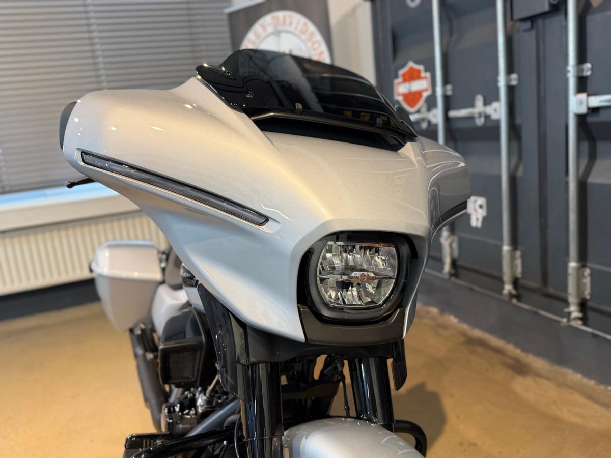FLHX Street Glide 117 Helix 