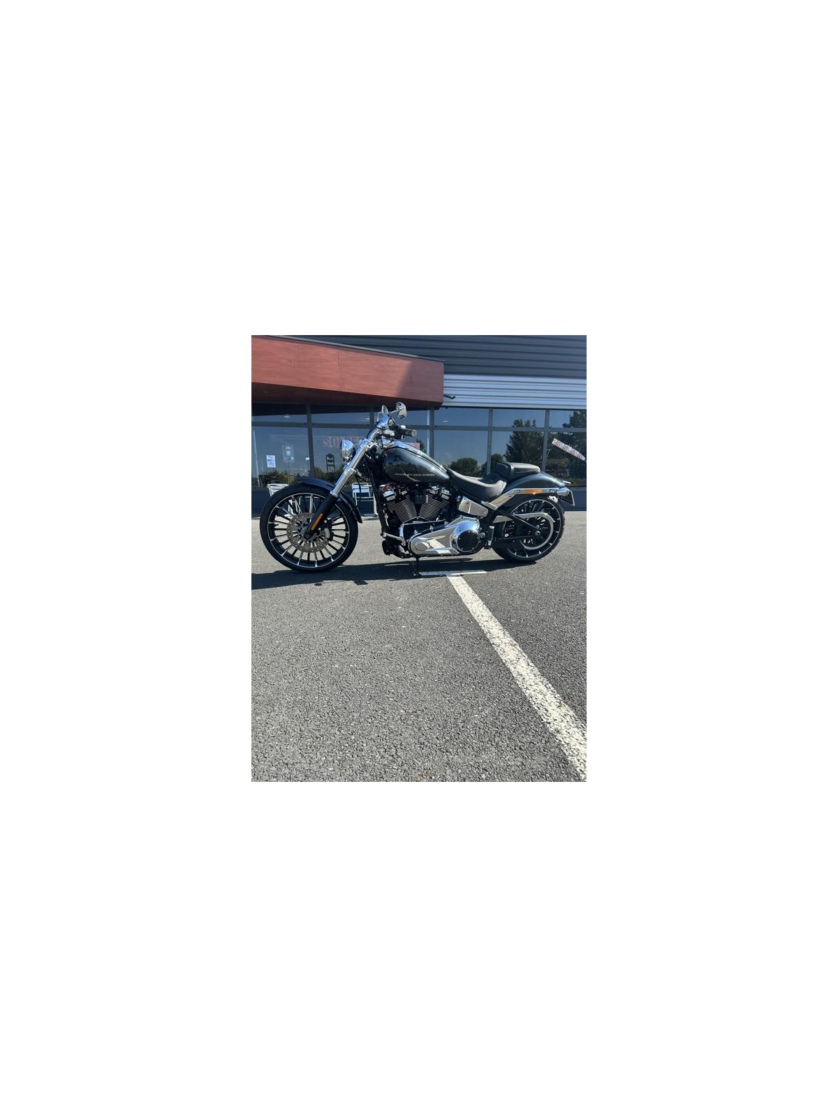 2026 HARLEY-DAVIDSON BREAKOUT