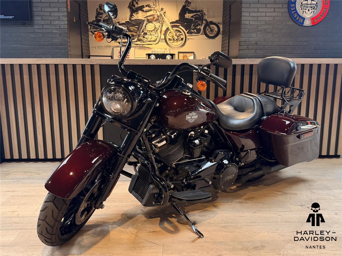 2022 HARLEY-DAVIDSON ROAD KING