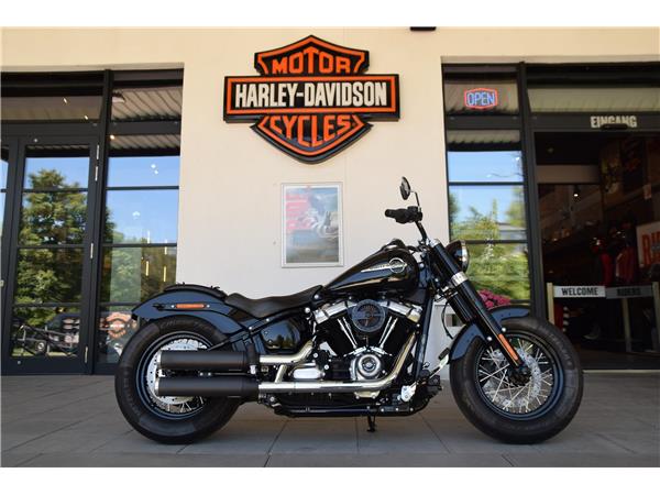 FLSL Softail Slim mit KessTech Auspuff