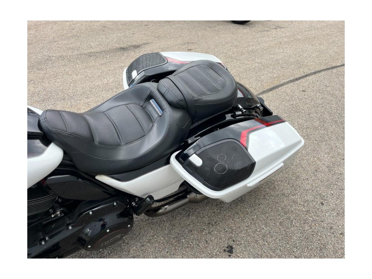 2021 Harley-Davidson CVO Street Glide FLHXSE