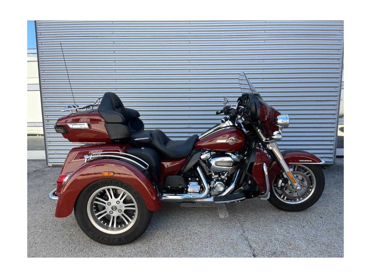2024 Harley-Davidson Tri Glide Ultra FLHTCUTG