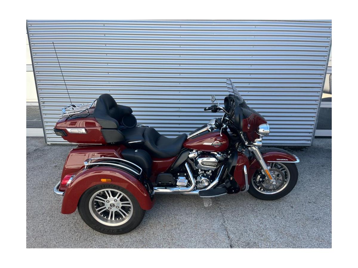2024 Harley-Davidson Tri Glide Ultra FLHTCUTG