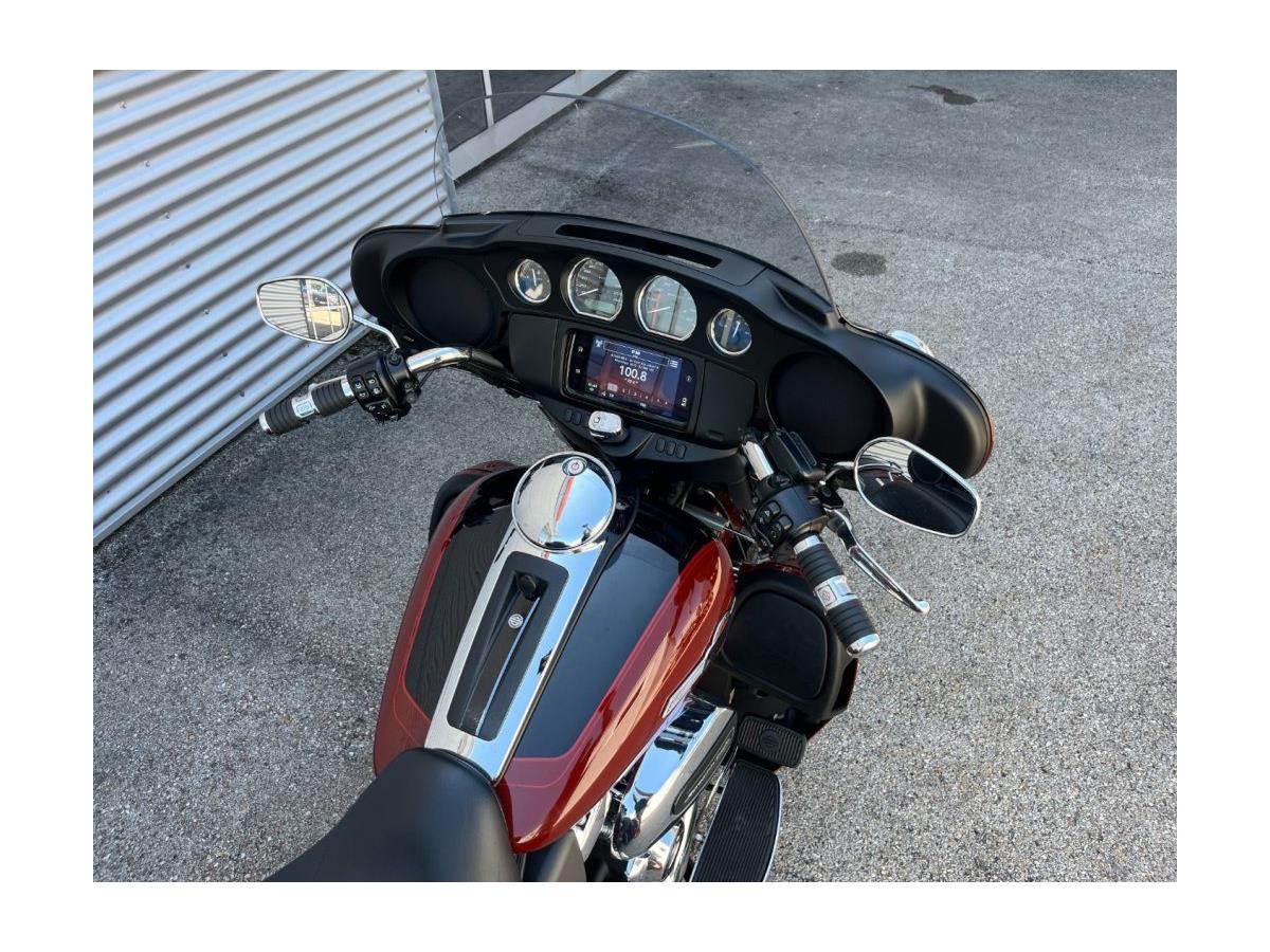 2024 Harley-Davidson Tri Glide Ultra FLHTCUTG
