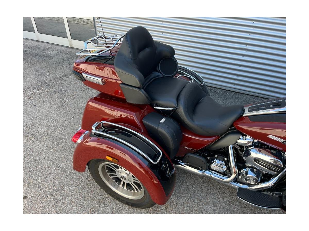2024 Harley-Davidson Tri Glide Ultra FLHTCUTG