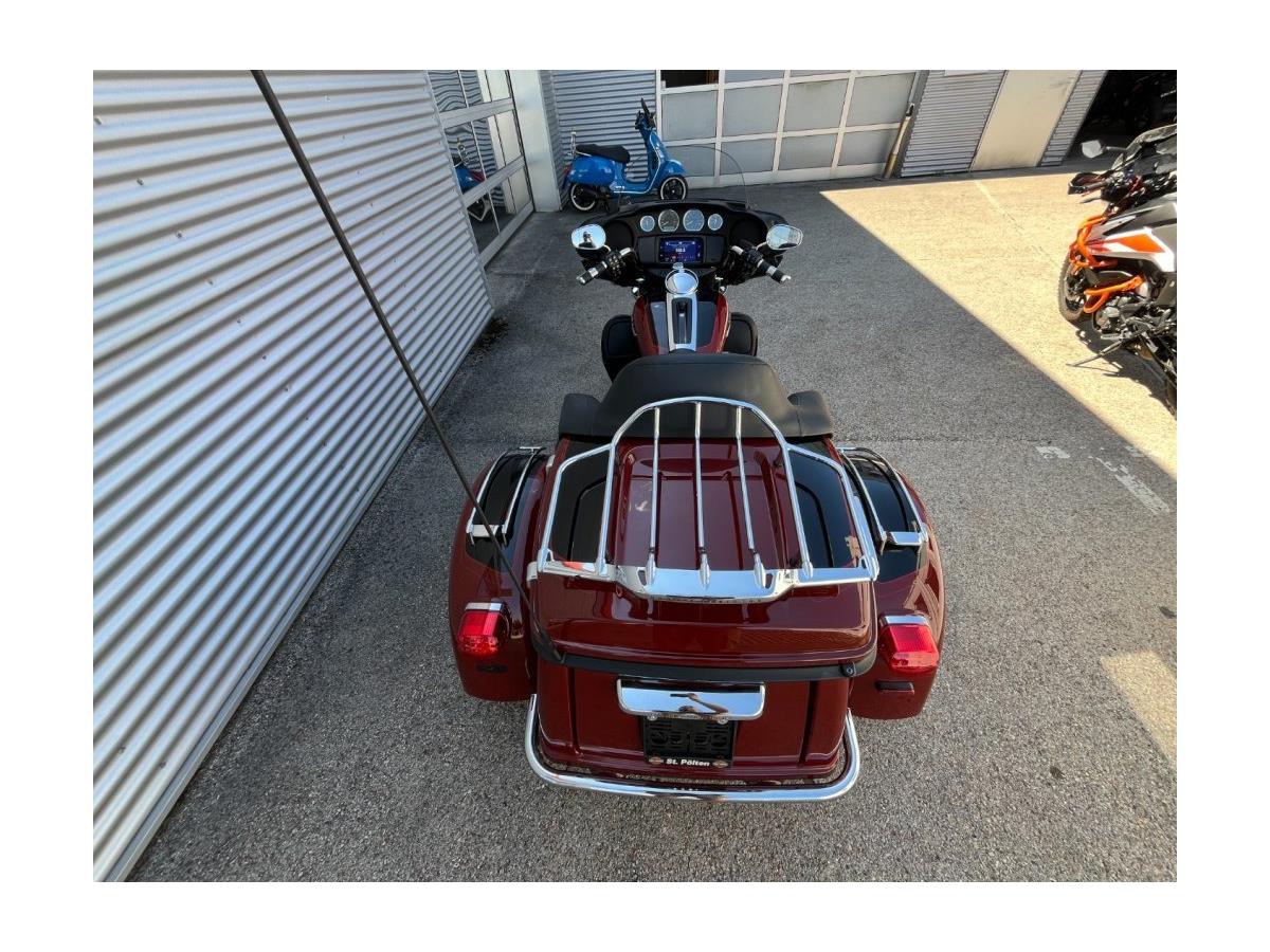 2024 Harley-Davidson Tri Glide Ultra FLHTCUTG