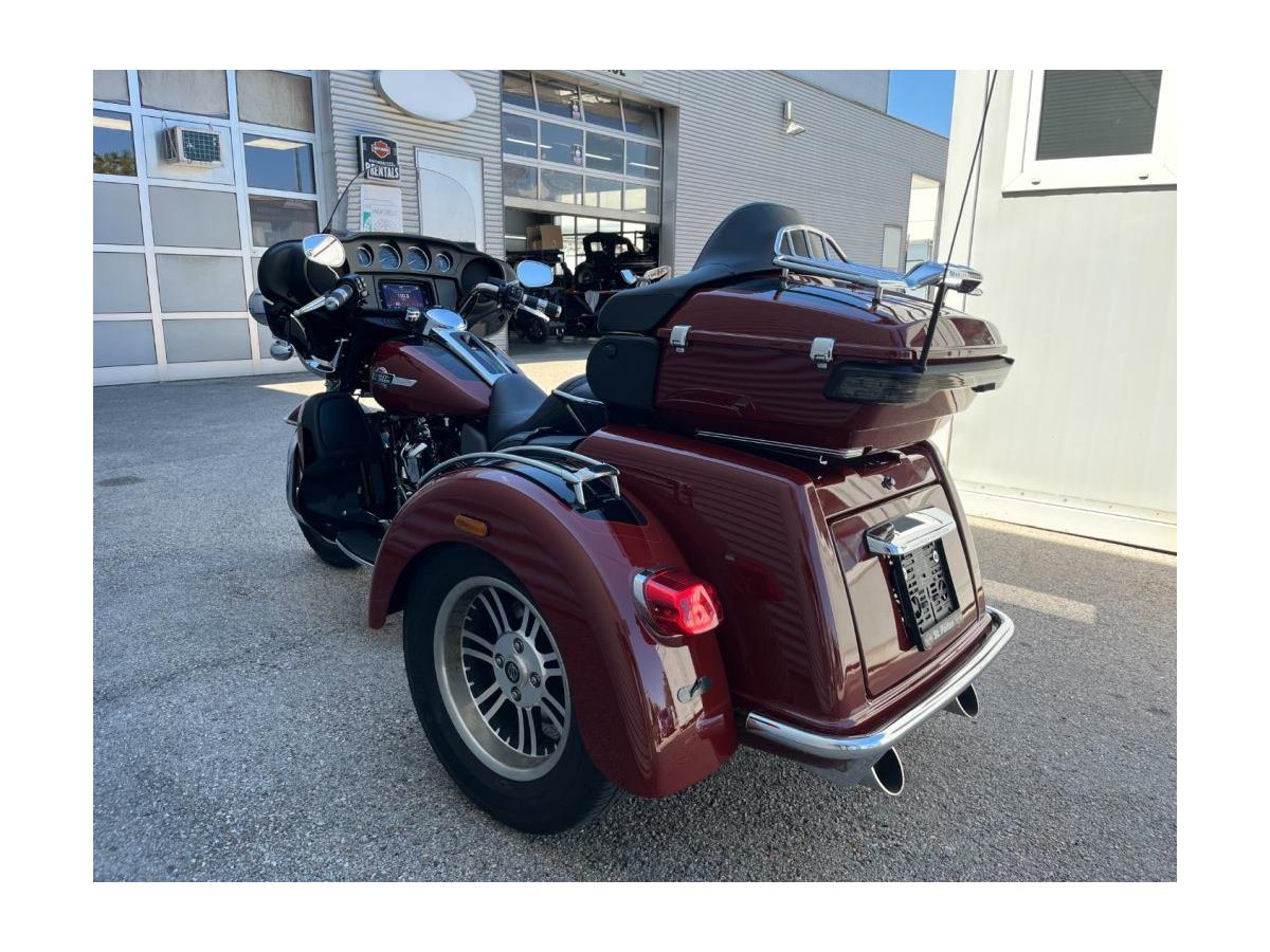 2024 Harley-Davidson Tri Glide Ultra FLHTCUTG