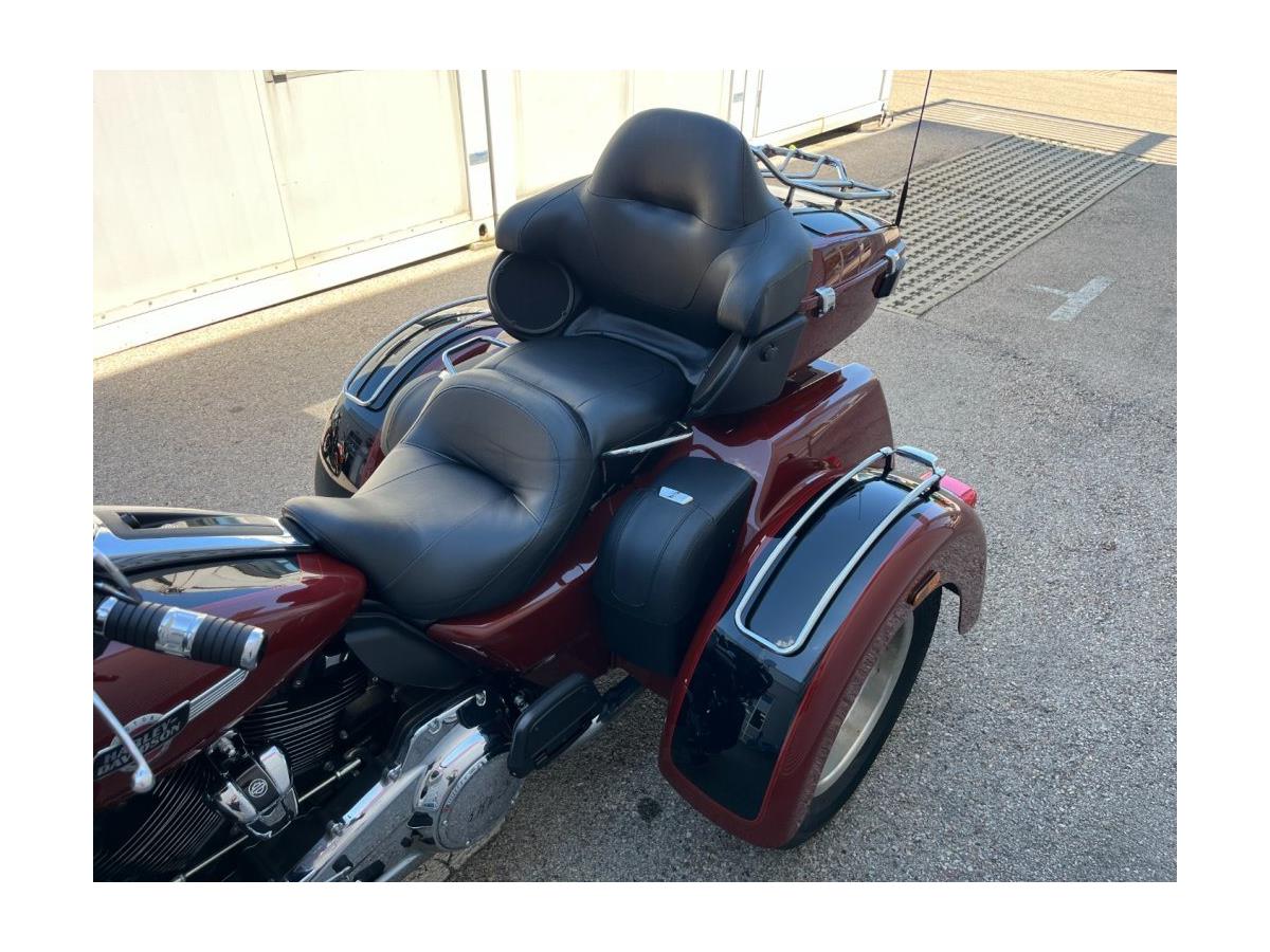 2024 Harley-Davidson Tri Glide Ultra FLHTCUTG