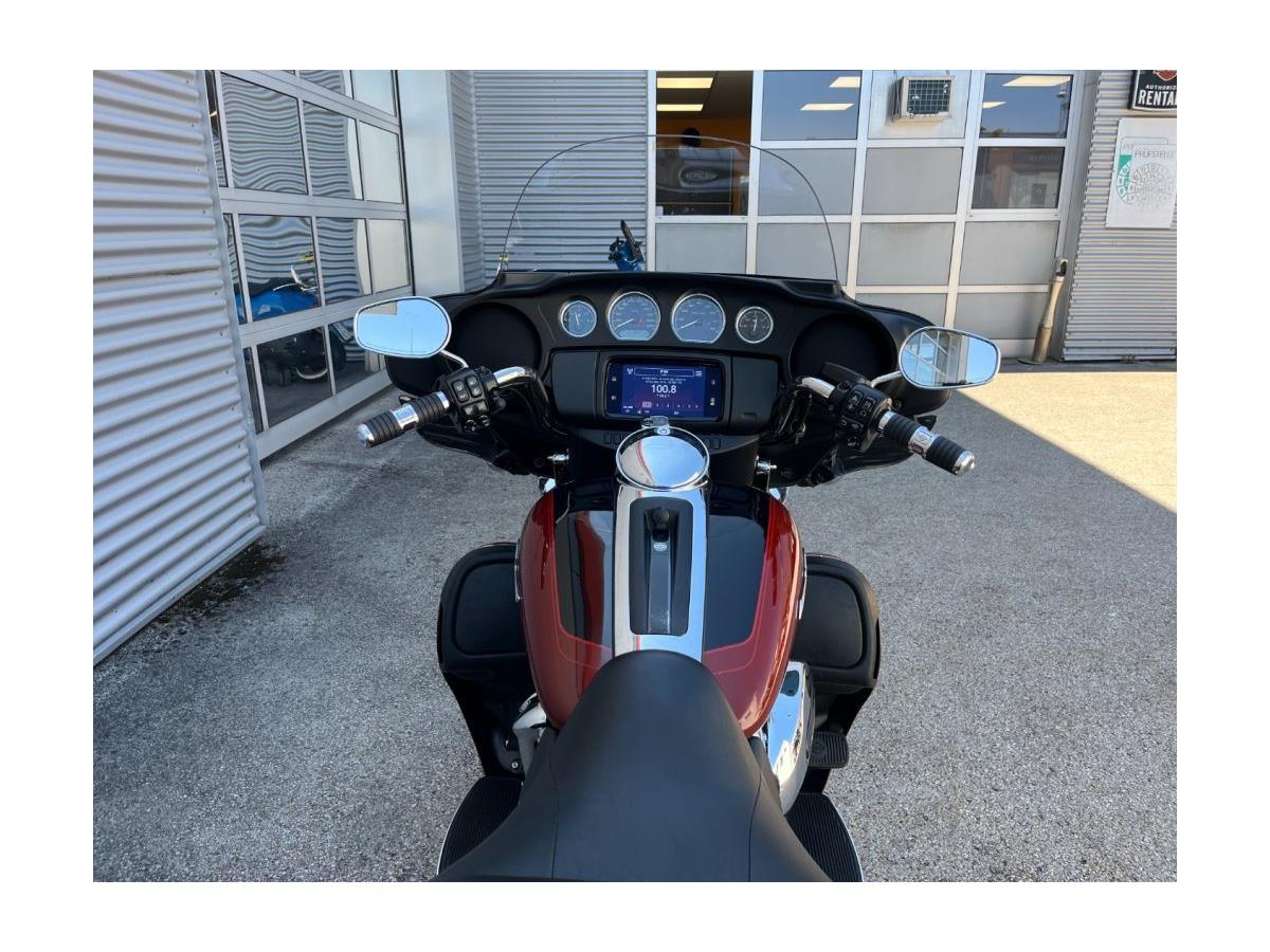 2024 Harley-Davidson Tri Glide Ultra FLHTCUTG