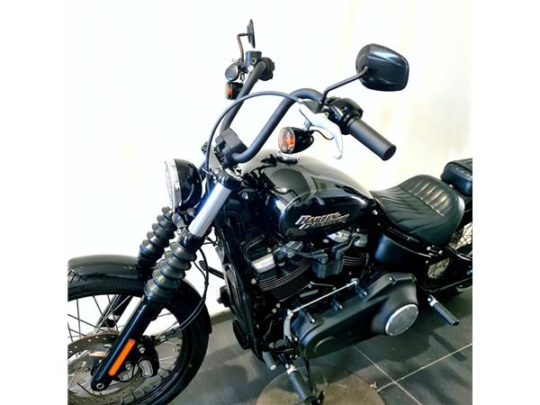 HARLEY-DAVIDSON STREET BOB 
