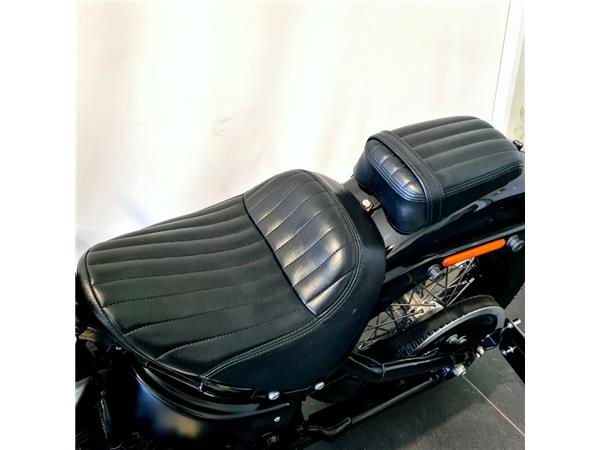 HARLEY-DAVIDSON STREET BOB 