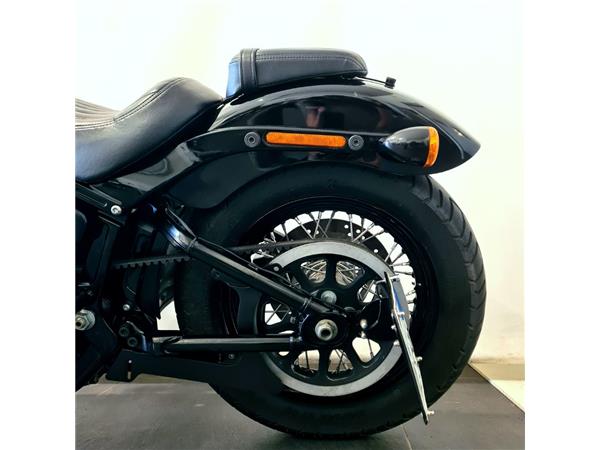 HARLEY-DAVIDSON STREET BOB 