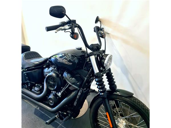 HARLEY-DAVIDSON STREET BOB 