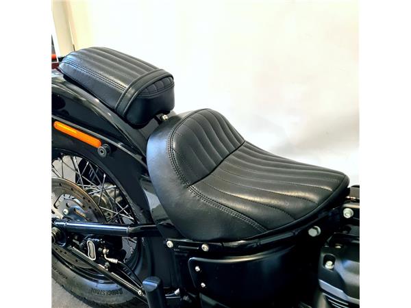HARLEY-DAVIDSON STREET BOB 