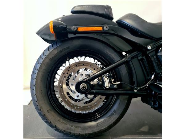 HARLEY-DAVIDSON STREET BOB 