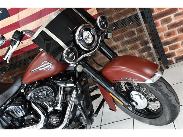 2018 HARLEY-DAVIDSON SOFTAIL FLHCS HERITAGE CLASSIC 114