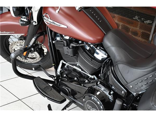 2018 HARLEY-DAVIDSON SOFTAIL FLHCS HERITAGE CLASSIC 114