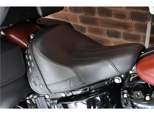 2018 HARLEY-DAVIDSON SOFTAIL FLHCS HERITAGE CLASSIC 114