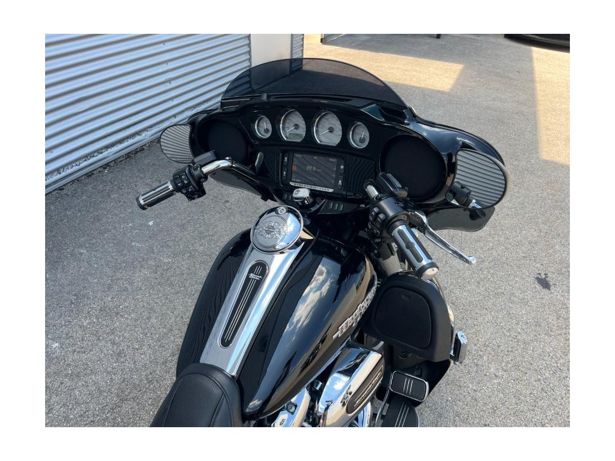 2017 Harley-Davidson Touring Street Glide Special FLHXS