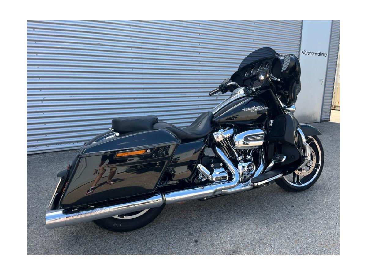 2017 Harley-Davidson Touring Street Glide Special FLHXS