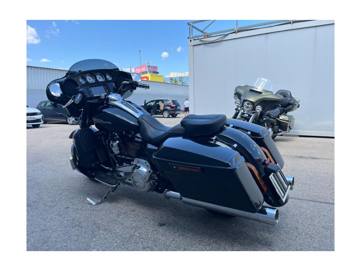 2017 Harley-Davidson Touring Street Glide Special FLHXS
