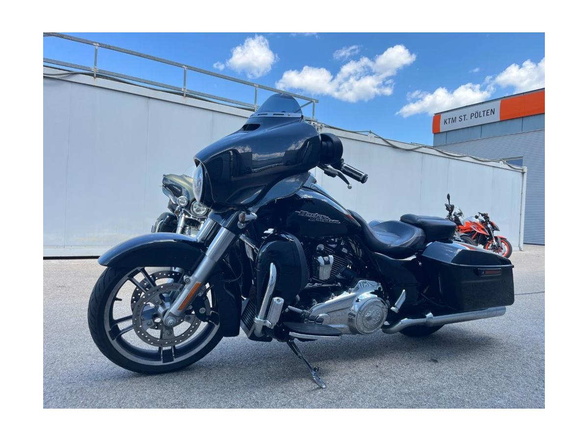 2017 Harley-Davidson Touring Street Glide Special FLHXS