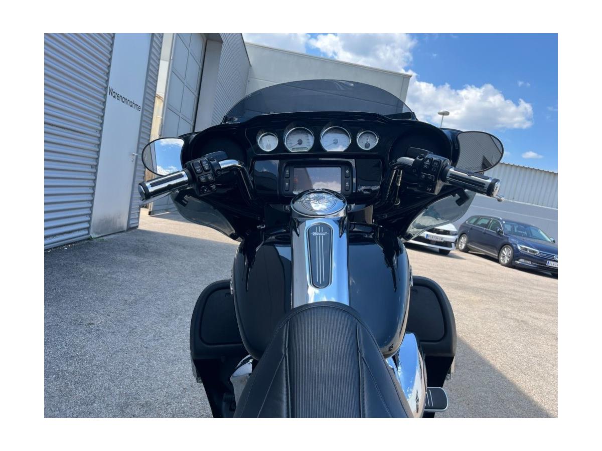 2017 Harley-Davidson Touring Street Glide Special FLHXS