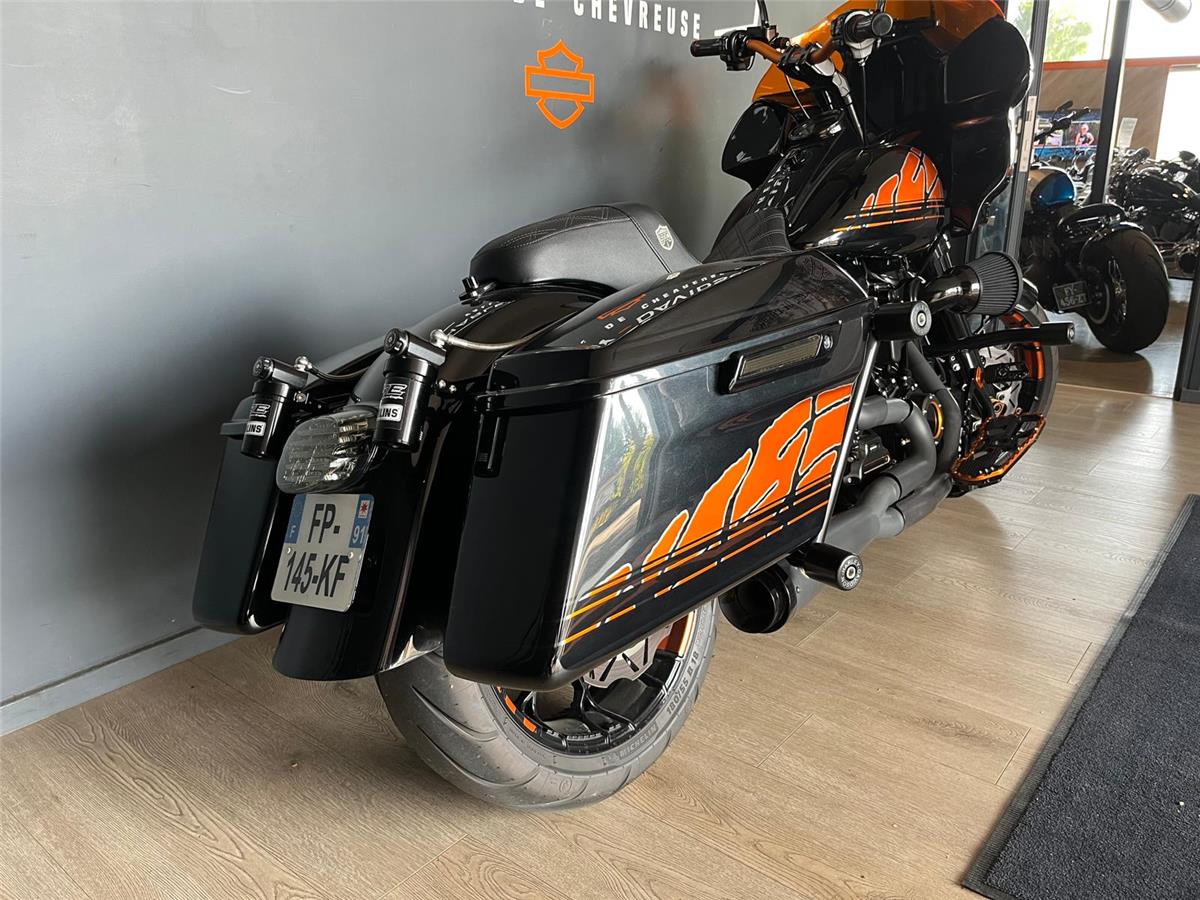 2020 HARLEY-DAVIDSON ROAD KING