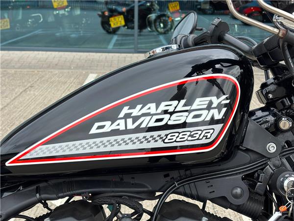 2012 HARLEY-DAVIDSON SPORTSTER XL883R ROADSTER