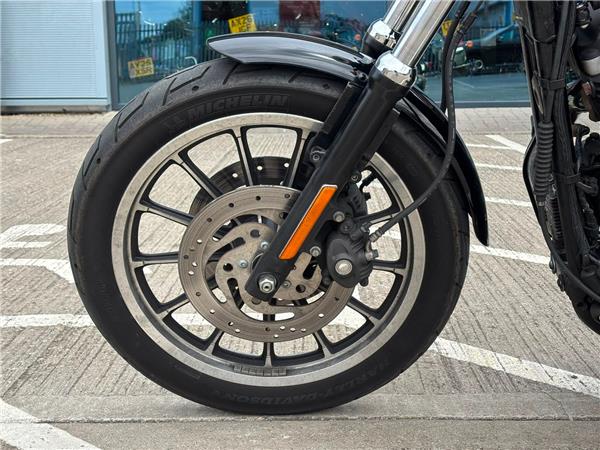 2012 HARLEY-DAVIDSON SPORTSTER XL883R ROADSTER