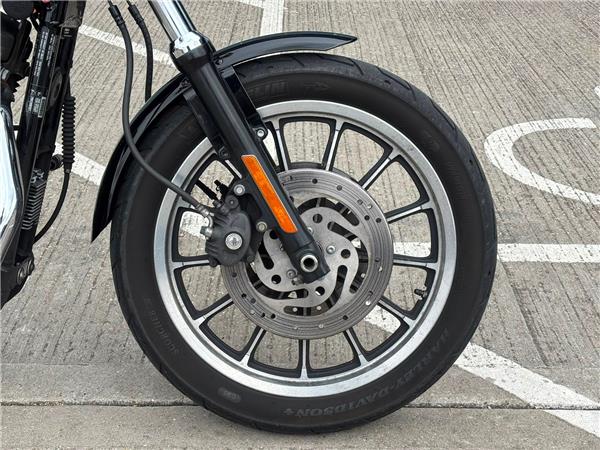 2012 HARLEY-DAVIDSON SPORTSTER XL883R ROADSTER