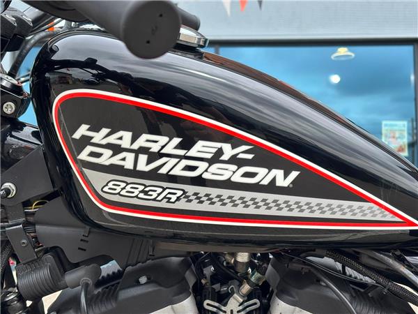2012 HARLEY-DAVIDSON SPORTSTER XL883R ROADSTER
