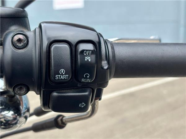 2012 HARLEY-DAVIDSON SPORTSTER XL883R ROADSTER