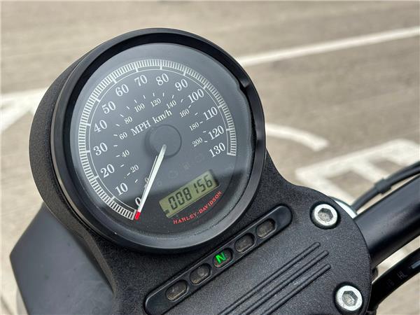 2012 HARLEY-DAVIDSON SPORTSTER XL883R ROADSTER