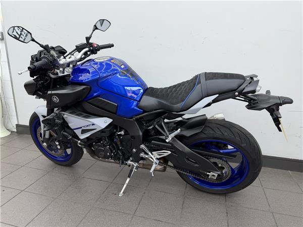 2021 YAMAHA MT-10