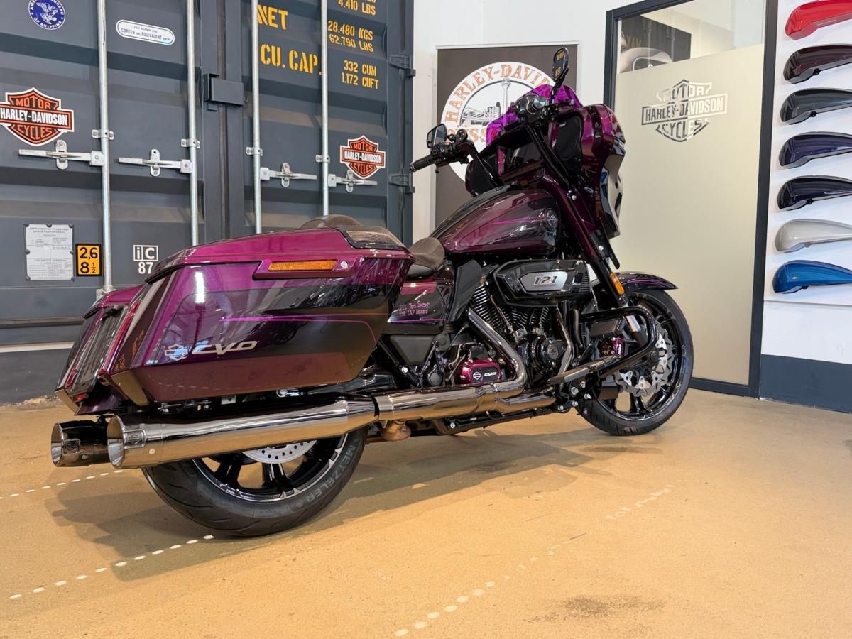 FLHXSE CVO Street Glide 121 