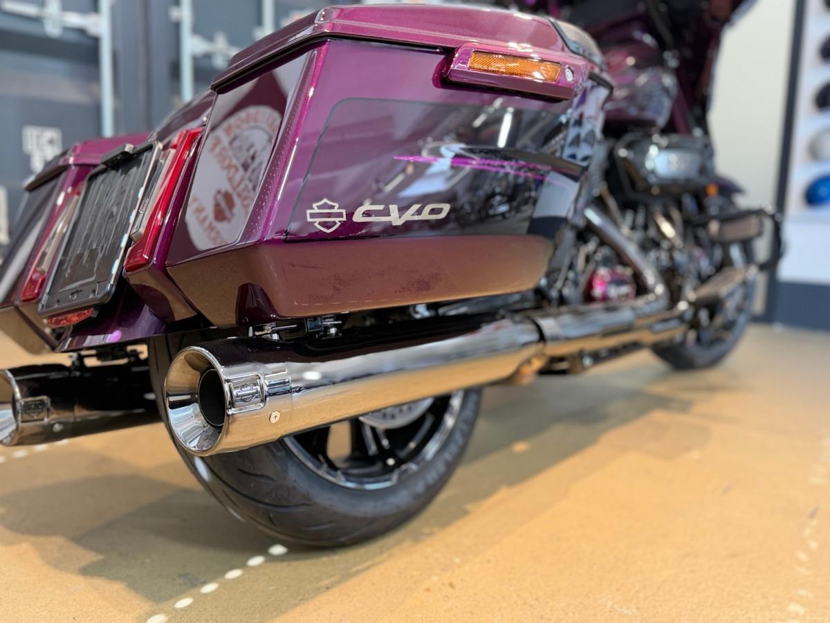 FLHXSE CVO Street Glide 121 